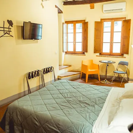 Guesthouse Via Di Gracciano - Adults Only-2